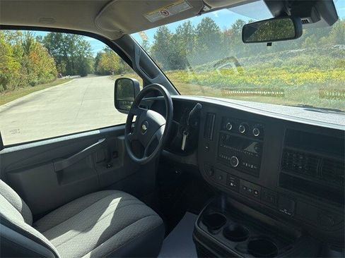 Used 2024 Chevrolet Express 3500 LT w/ LT Preferred Equipment Group image 29