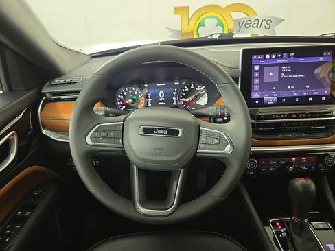 Used 2024 Jeep Compass Limited AWD/4WD image 15