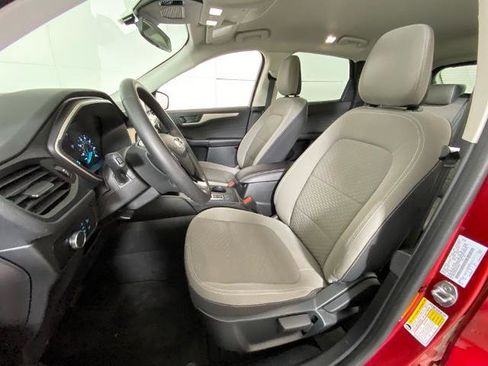 Certified 2022 Ford Escape SE w/ Cold Weather Package image 2