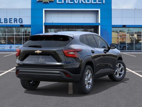 New 2026 Chevrolet Trax LS w/ LS Convenience Package FWD image 28