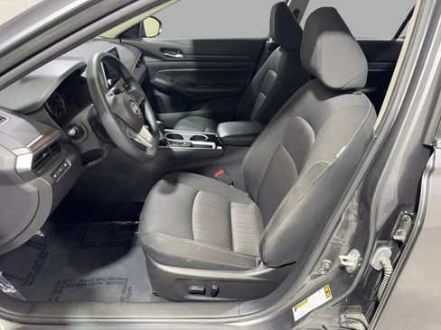 Used 2024 Nissan Altima 2.5 SV image 9
