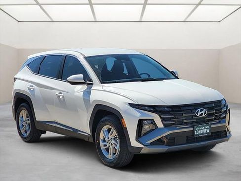 New 2026 Hyundai Tucson SE image 1