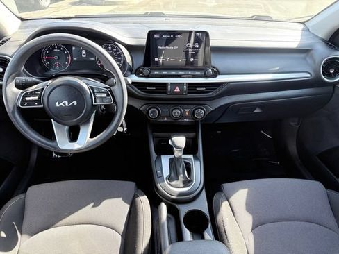 Used 2024 Kia Forte LXS w/ LXS Technology Package FWD image 7