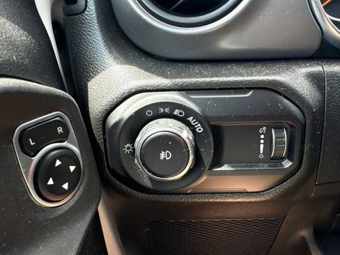 Used 2023 Jeep Wrangler Sport AWD/4WD image 17