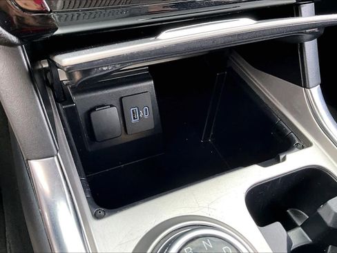 Used 2023 Ford Explorer Limited image 30