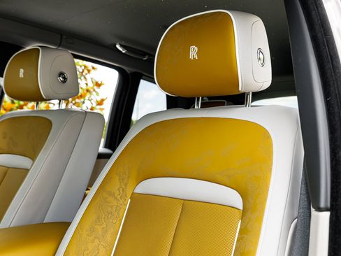 Certified 2025 Rolls-Royce Cullinan AWD/4WD image 31