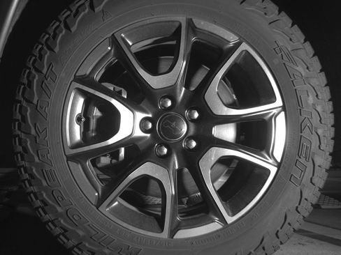 Used 2025 Jeep Compass Trailhawk image 12