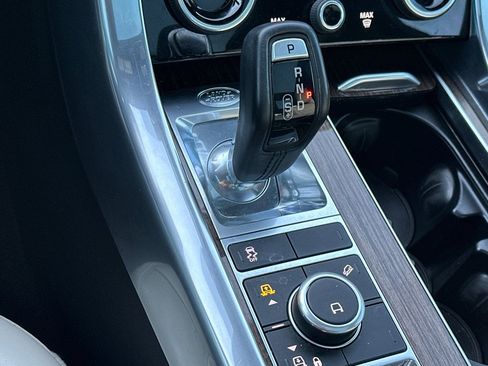 Used 2019 Land Rover Range Rover Sport HSE image 25