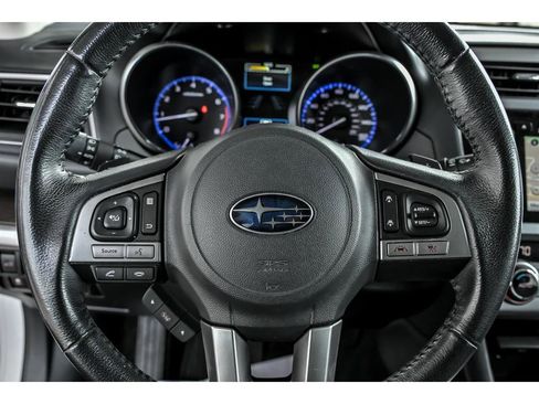 Used 2017 Subaru Outback 3.6R Limited image 17