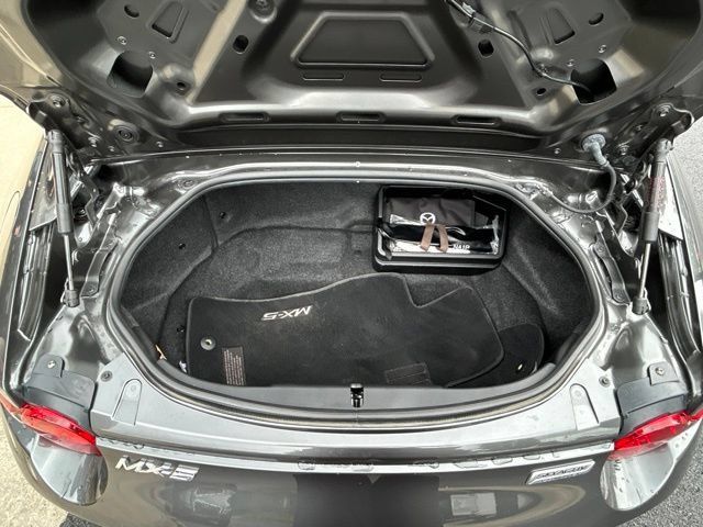 Used 2017 MAZDA MX-5 Miata RF Grand Touring RWD image 10