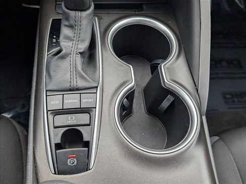 Used 2022 Toyota Camry LE image 8