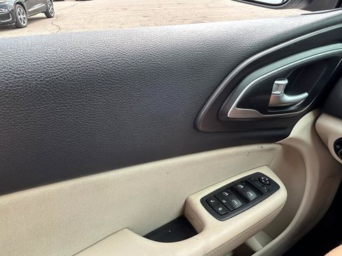 Used 2015 Chrysler 200 Limited FWD image 25