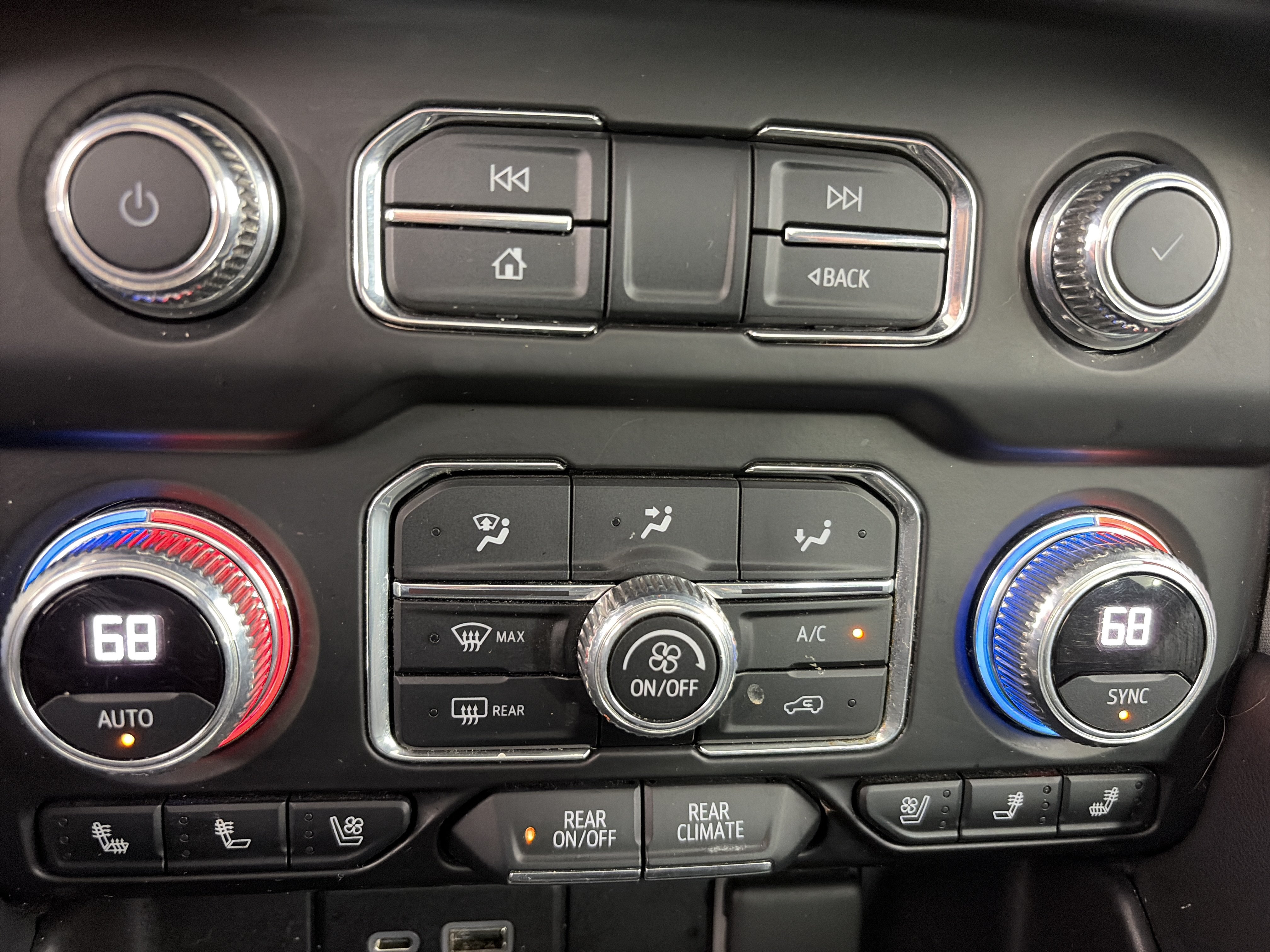 Used 2022 GMC Yukon SLT AWD/4WD image 27