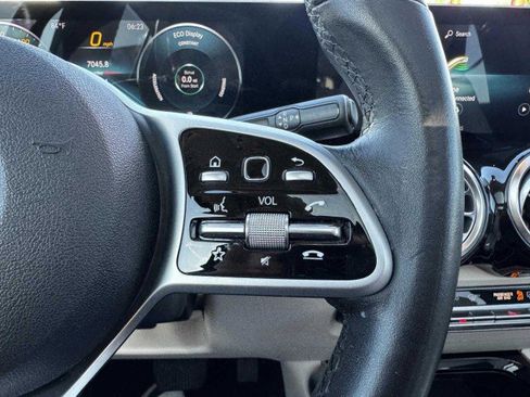 Used 2021 Mercedes-Benz GLB 250 image 25