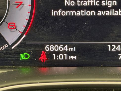 Used 2020 Audi Q8 Premium Plus w/ Premium Plus Package image 20