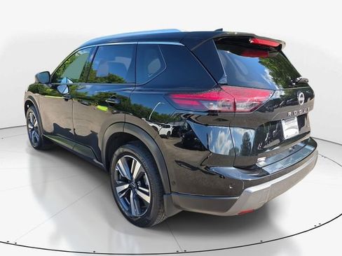 Used 2025 Nissan Rogue SL FWD image 8