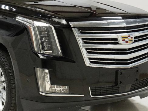 Used 2019 Cadillac Escalade ESV Platinum image 9