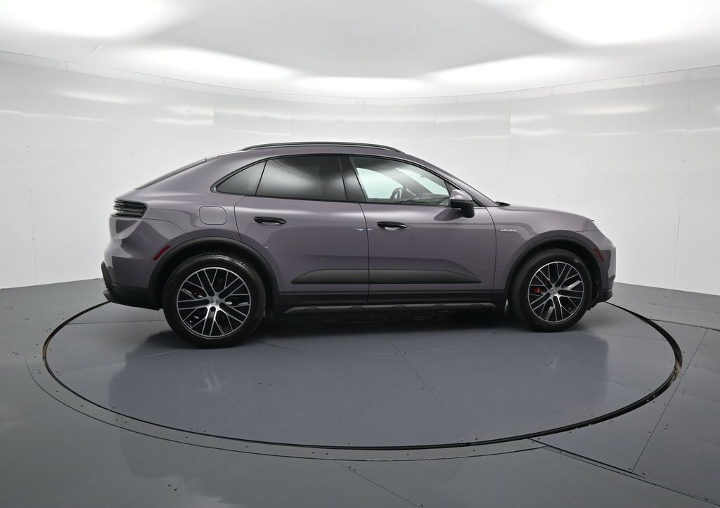 Certified 2025 Porsche Macan 4S Electric AWD/4WD image 28