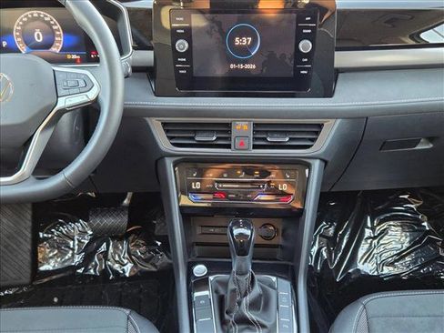 New 2026 Volkswagen Taos SE image 13