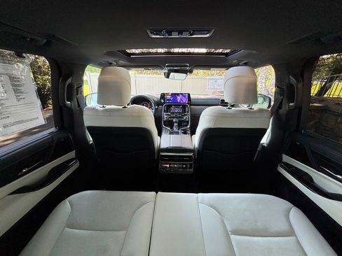 Used 2022 Lexus LX 600 4WD w/ Accessory Package (Z1) image 29