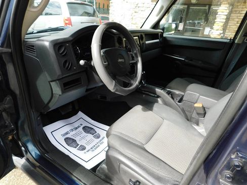 Used 2008 Jeep Commander Sport image 16