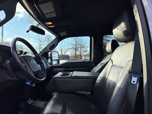 Used 2011 Ford F350 Lariat w/ Lariat Interior Pkg image 12