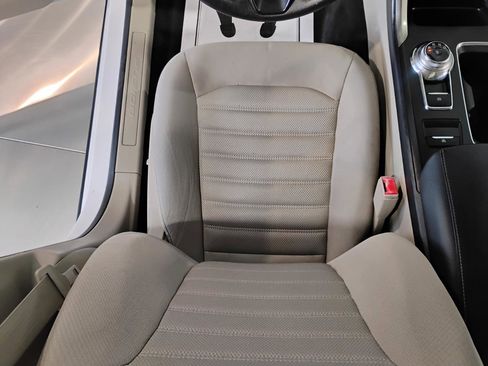 Used 2019 Ford Fusion SE FWD image 28