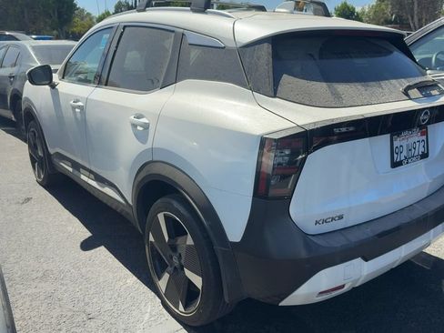 Used 2025 Nissan Kicks SR w/ Illumination Package FWD image 8