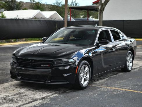 Used 2023 Dodge Charger SXT image 3