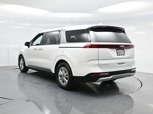 Used 2024 Kia Carnival LX image 6