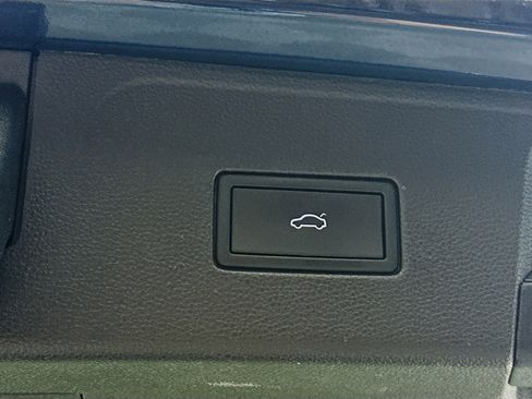 Used 2022 Volkswagen Atlas SEL image 31