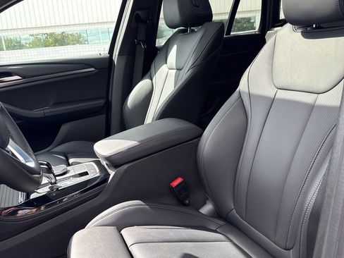 Certified 2023 BMW X4 xDrive30i w/ Premium Package image 9