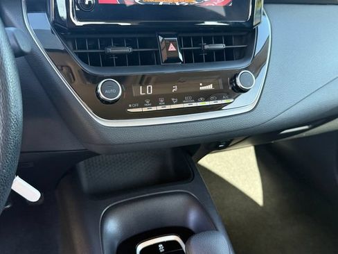 Used 2024 Toyota Corolla LE FWD image 19