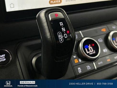 Used 2023 Land Rover Defender 130 SE AWD/4WD image 25