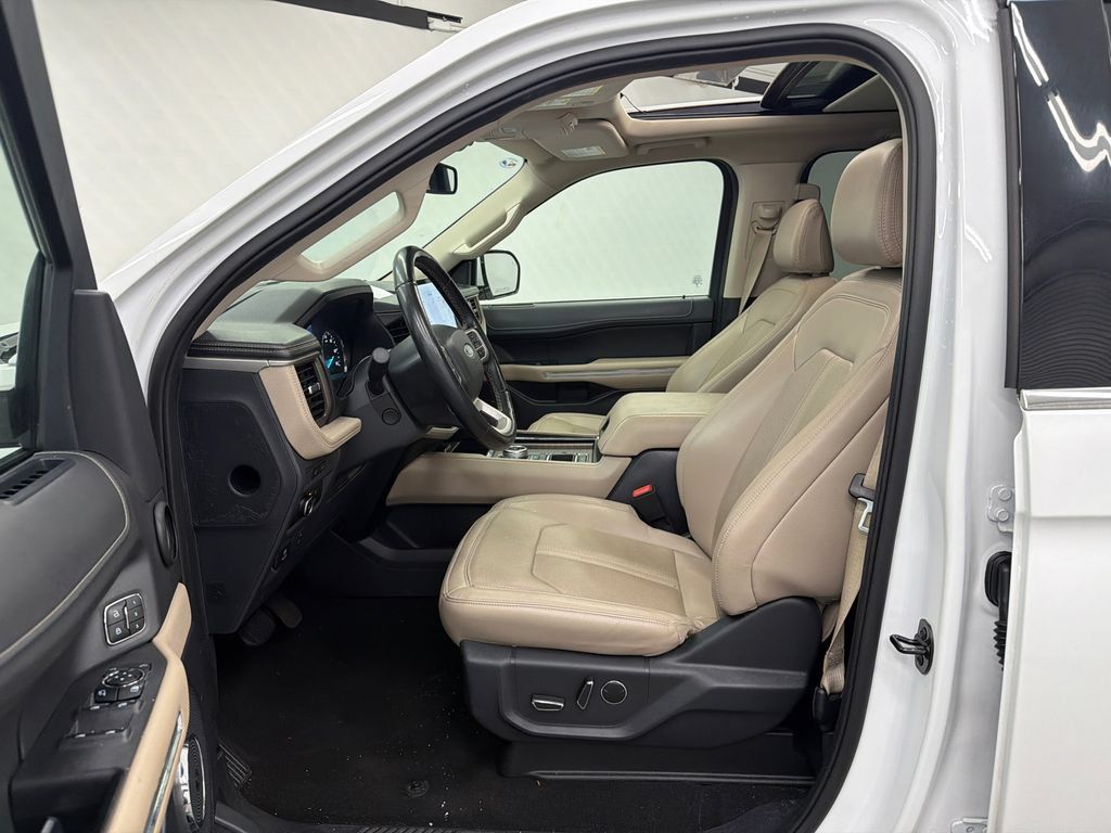 Used 2024 Ford Expedition Limited RWD image 9