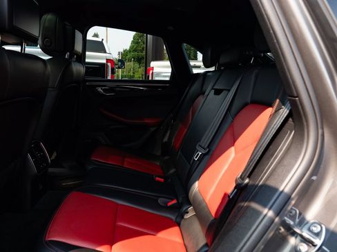 Used 2017 Porsche Macan S AWD/4WD image 21