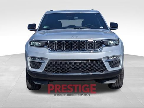 New 2025 Jeep Grand Cherokee Limited image 2