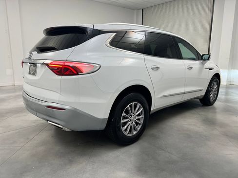 Used 2024 Buick Enclave Premium image 7