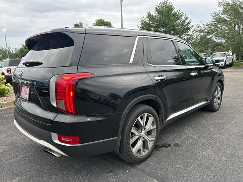 Used 2021 Hyundai Palisade SEL w/ Premium Package AWD/4WD image 3