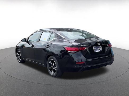 Used 2025 Nissan Sentra SV FWD image 11