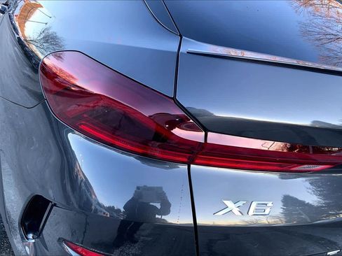 Used 2022 BMW X6 xDrive40i w/ Climate Comfort Package image 27