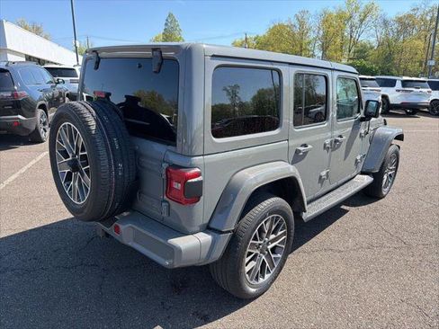 Certified 2022 Jeep Wrangler Unlimited Sahara AWD/4WD image 3