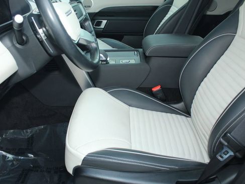 Used 2023 Land Rover Discovery Metropolitan Edition AWD/4WD image 20