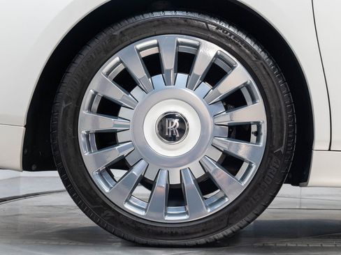 Used 2019 Rolls-Royce Phantom Sedan RWD image 25