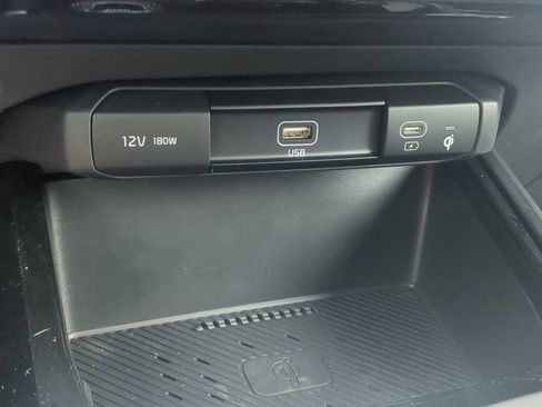 New 2025 Kia Niro EX image 19