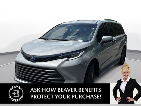 Used 2025 Toyota Sienna XLE Woodland Edition AWD/4WD image 1