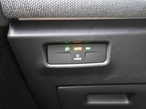 Used 2025 Volkswagen Tiguan S FWD image 18