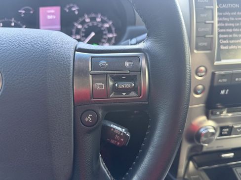 Used 2018 Lexus GX 460 image 32