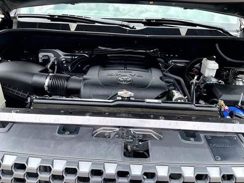 Used 2020 Toyota Tundra SR5 w/ TRD Off-Road Package AWD/4WD image 32