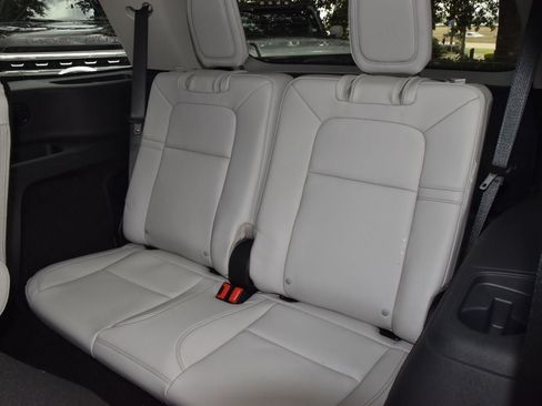 New 2026 Lincoln Aviator 2WD image 15
